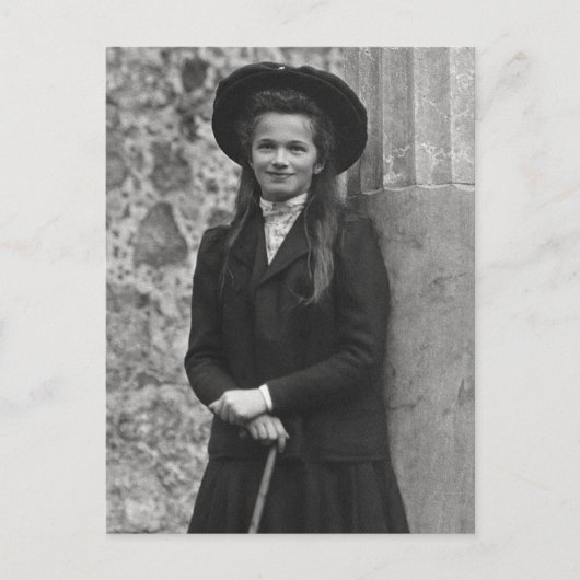 ステッキ付きグランドデュチェス・オルガ・ロマノフ ポストカード (正面)