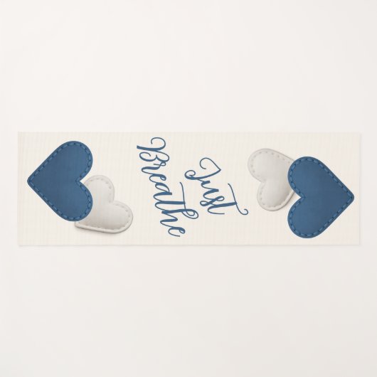 ステッチされた青 / アイボリーハート "ジャスト ブリード" ヨガマット (正面(横))