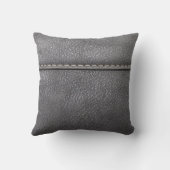 ステッチの洗練さ:ブラックレザーラグジュアリー クッション (裏面)