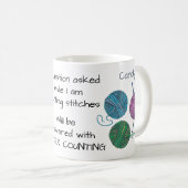 ステッチを数え、編み物ユーモア、あなたの名前 コーヒーマグカップ (正面右)