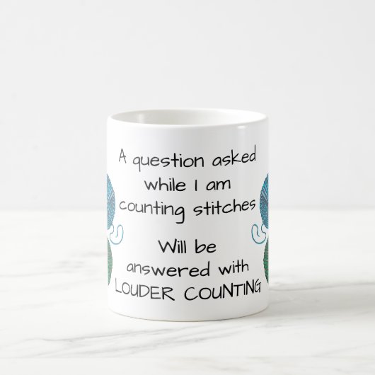 ステッチを数え、編み物ユーモア、あなたの名前 コーヒーマグカップ (中央)
