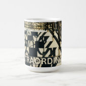 ステップインリングや輪 – 異常 コーヒーマグカップ (中央)