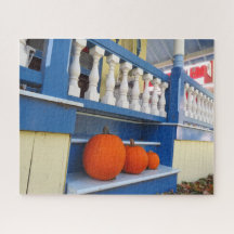 ステップ上の3つのカボチャ – マーサのブドウ畑