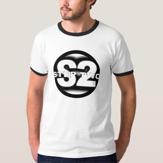 ステップ2クラシックのロゴのTシャツ Tシャツ (正面)