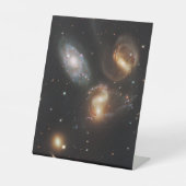 ステファンのクインテット:銀河系銀河の残骸 台座サイン (正面)