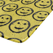 ステンカッコいいドハッピー笑顔顔のパターン黄色 カッティングボード (角)