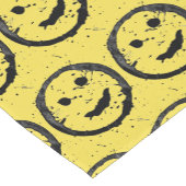 ステンカッコいいドハッピー笑顔顔のパターン黄色 ショートテーブルランナー (コーナー)