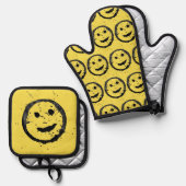 ステンカッコいいドハッピー笑顔顔のパターン黄色 鍋つかみ&鍋敷きセット (正面/裏面)