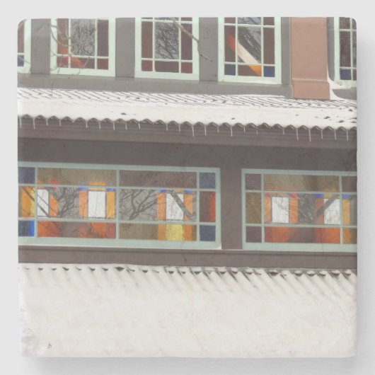 ステンドグラスと氷柱 – マーサのブドウ畑 ストーンコースター (正面)