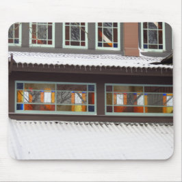 ステンドグラスと氷柱 – マーサのブドウ畑 マウスパッド