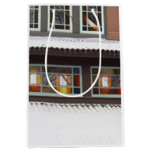 ステンドグラスと氷柱 – マーサのブドウ畑