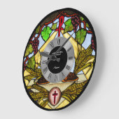 ステンドグラスのユーカリストロパーソナライズされたマン番号 ラージ壁時計 (傾斜)