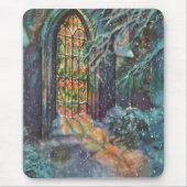ステンドグラスの窓を持つヴィンテージクリスマス教会 マウスパッド (正面)