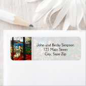 ステンドグラスは女性が座って見える。 ラベル (インサイチュ)