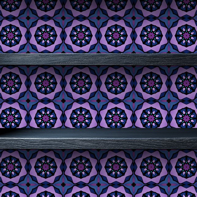 ステンドグラスパープルオクタゴンスモールプリント 壁紙 (Stained Glass Purple Octagon Small Print Wallpaper on a shelf)