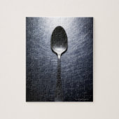 ステンレス鋼上の金属スプーン ジグソーパズル (縦)