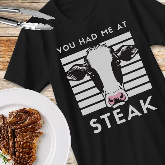 ステーキ牛をおもしろい食べユニセックスた Tシャツ