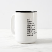 ステージはステージ権利におもしろいなブロードウェイの劇場を去りました ツートーンマグカップ (正面左)