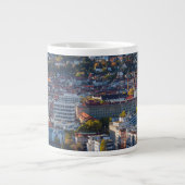 ストゥットガルトの高架都市景観 ジャンボコーヒーマグカップ (正面)