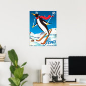 ストゥース、スキーに乗ったペンギン、スイスの山々 ポスター (ホームオフィス)