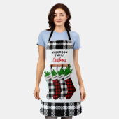 ストッキングカスタム暖炉プレイドファミリークリスマス エプロン (着用した状態)