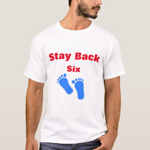 ストップステイバック6足間抜け足跡おもしろい男 Tシャツ