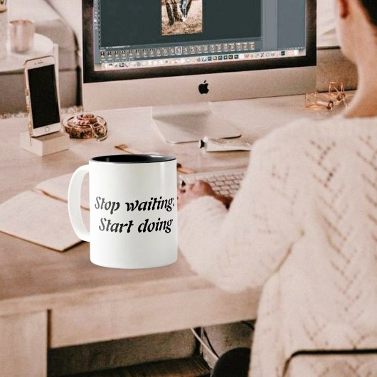 ストップ待ち開始 – はっきりした引用文 ツートーンマグカップ