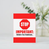 ストップ続ける前に重要な印おもしろい警告 ポストカード (スタンド正面)