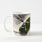 ストップ行け、太った婦人や犬を殴るな コーヒーマグカップ (左)