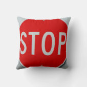 ストップ記号グレー赤と白 クッション (裏面)