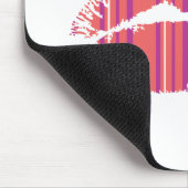 ストライプなピンクを薄くして下さい マウスパッド (コーナー)