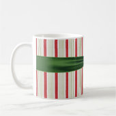 ストライプのな背景が付いているクリスマスの弓 コーヒーマグカップ (左)