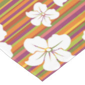 ストライプのな背景の白い花 テーブルクロス (アングル)