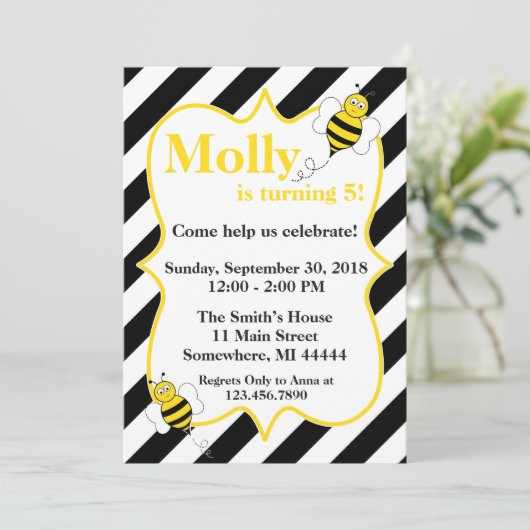 ストライプののまわりに誕生日パーティーの招待 招待状 (スタンド正面)