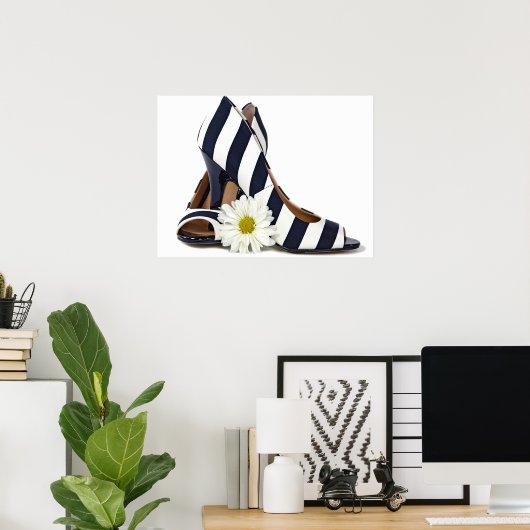 ストライプのハイヒールとデイジー ポスター (ホームオフィス)
