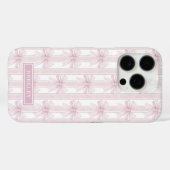 ストライプのモノグラムにピンクのコケットボウ Case-Mate iPhoneケース (裏面 (横))
