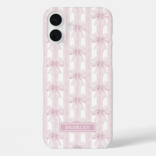 ストライプのモノグラムにピンクのコケットボウ iPhone 16 PLUSケース