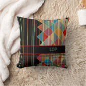 ストライプの三角形(黒のイニシャル付き) クッション (ブランケット)