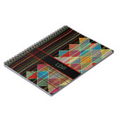 ストライプの三角形(黒のイニシャル付き) ノートブック (左側)