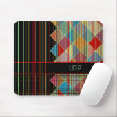 ストライプの三角形(黒のイニシャル付き) マウスパッド (マウス)