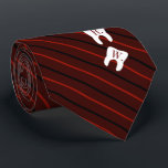 ストライプのMaroon歯科初期化歯 ネクタイ<br><div class="desc">プロフェッショナルエレガントの緑のネストライプのクタイで、2本の歯をあなたの贈り物を受け取る人のイニシャルで覆います。</div>