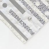 ストライプは銀製の白い家または寮の装飾に点を打ちます フリースブランケット (角)