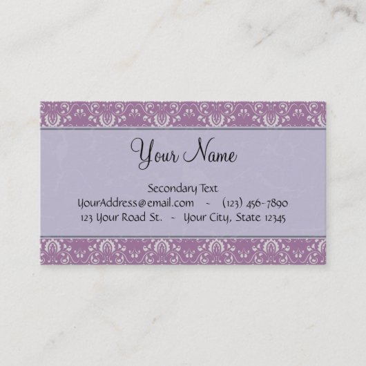 ストライプ及びモノグラムが付いているラベンダーのダマスク織の銀 名刺 (正面)