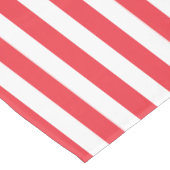 ストライプ柄の赤と白のシンプルな水平ストライプ テーブルクロス (アングル)