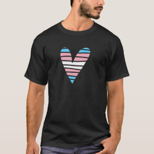 ストライプLGBTQ+カラーのトランスジェンダー・プライドハート Tシャツ