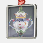 ストラスブールでなされるポプリのつぼc.1754-60 メタルオーナメント (左)