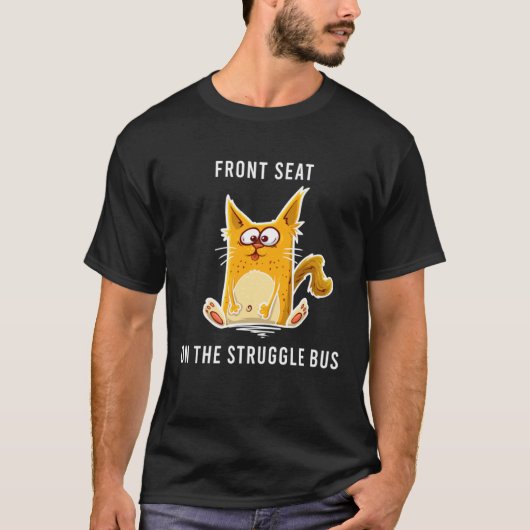 ストラッグルバスの一番前の席 楽しい皮肉 かわいいネコ Tシャツ (正面)