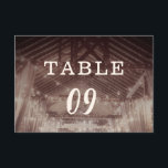 ストリングライト付きバーン垂木テーブル番号 招待状<br><div class="desc">Barn Rafters with String Lightsの美し素朴いバ結婚ンデコ写真。納屋の会場や国の外観のための素朴な国結婚の結婚式のシーン。ダークブラウン、グレー、および白。-パーソナライズされたのディナー披露宴客席番号座席表!～このデザインのスイート全体を結婚見るために私の店をチェック！</div>