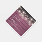 ストリングライト素朴バーガンディーレッドウッドスクリプト スタンダードランチョンナプキン (角)