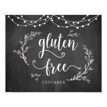 ストリングライト、黒板、ウェディングパーティーのカップケーキ